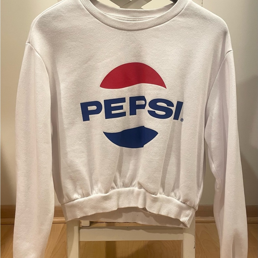 Never Worn Pepsi Logo White Cropped Sweatshirt